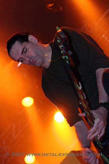 http://oth12.free.fr/live/20070617_typeonegative.jpg